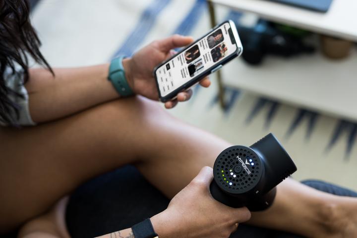 Produktbild Hyperice Hypervolt Plus Bluetooth Massage Gun