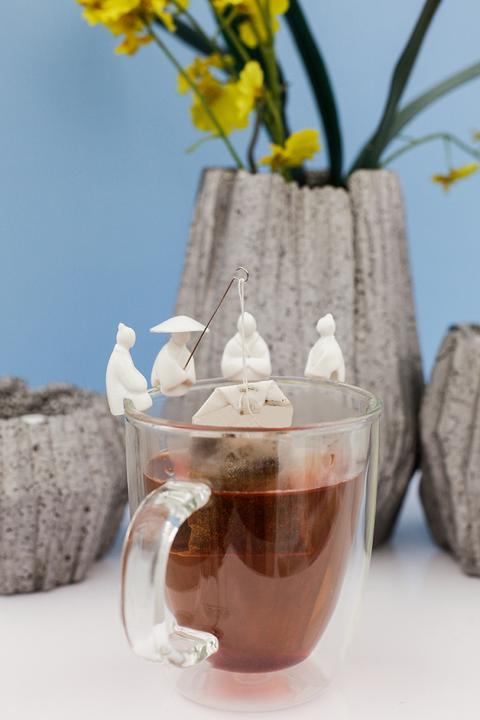 Actual product image Kikkerland Fisherman
