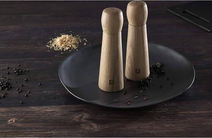 Actual product image Zwilling Salt mill 19 cm, oak, brown (Salt, Pepper)