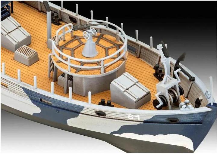 Actual product image Revell Model Set KFK (war fishing cutter)