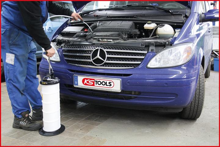 Produktbild KS Tools Vakuum-Absaugpumpe 9,5 Liter inklusive 4 Sonden