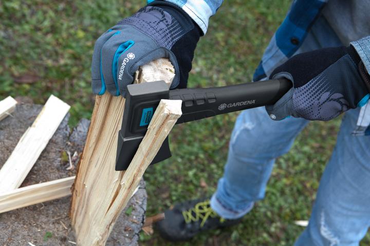 Actual product image Gardena Universal axe 900 B