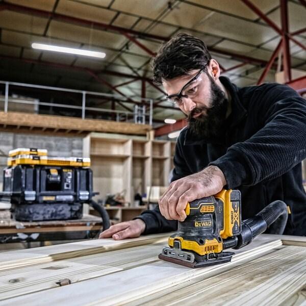 Produktbild DeWalt DCW200NTXJ (Schwingschleifer, 200 W)