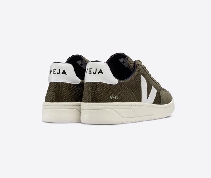 Actual product image Veja V-12 (40)