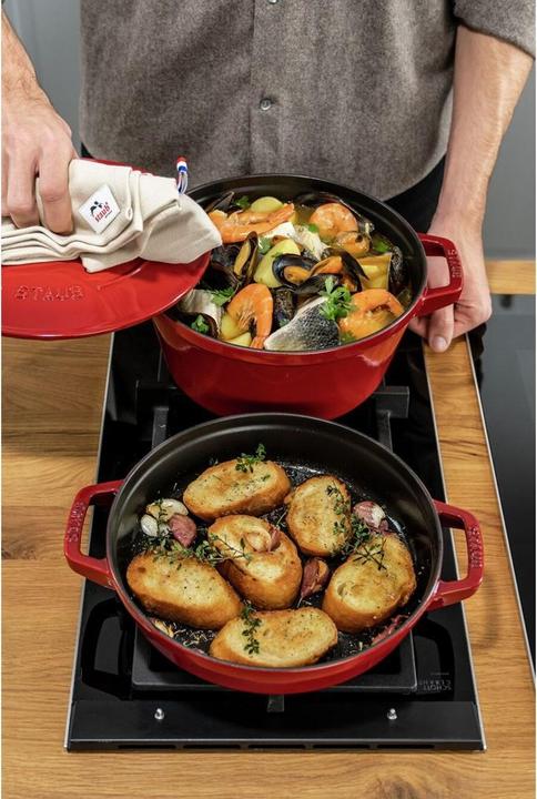 Produktbild Staub Cocotte (24 cm, Bräter + Schmortopf, Gusseisen)