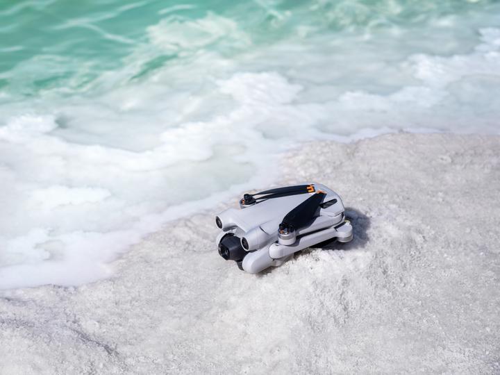 Immagine prodotto DJI Mini 3 Pro con controller RC (34 min, 249 g, 48 Mpx)