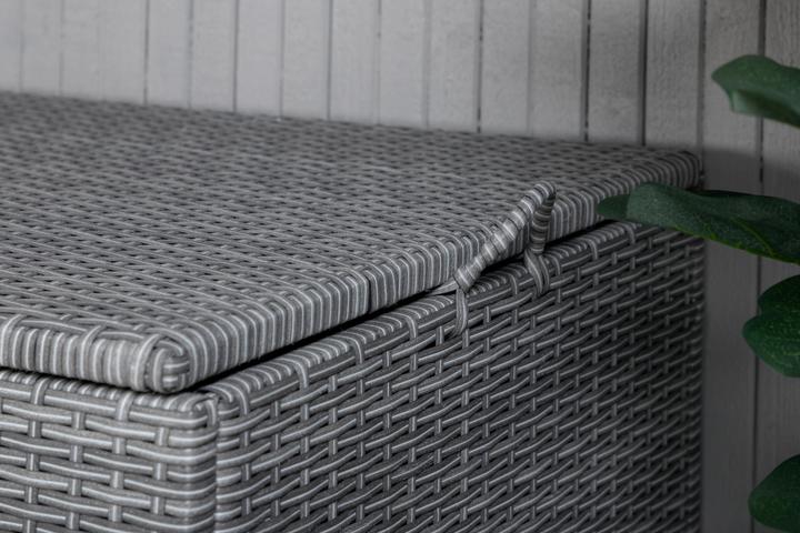 Actual product image Venture Home Cushion Box London