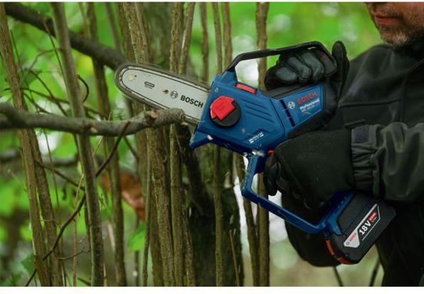Produktbild Bosch Professional Bosch GKE 18V-15 Akku-Astsäge (Akku Kettensäge)