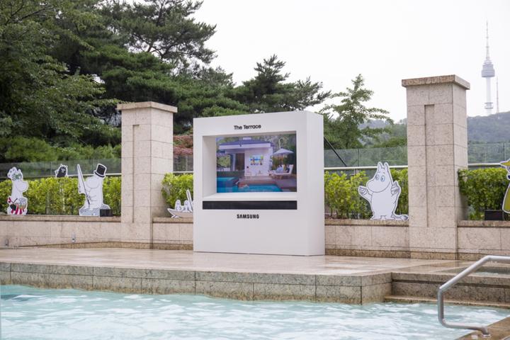 Image du produit Samsung The Terrace GQ75LST7TAU (75", QLED, 4K, 2020)