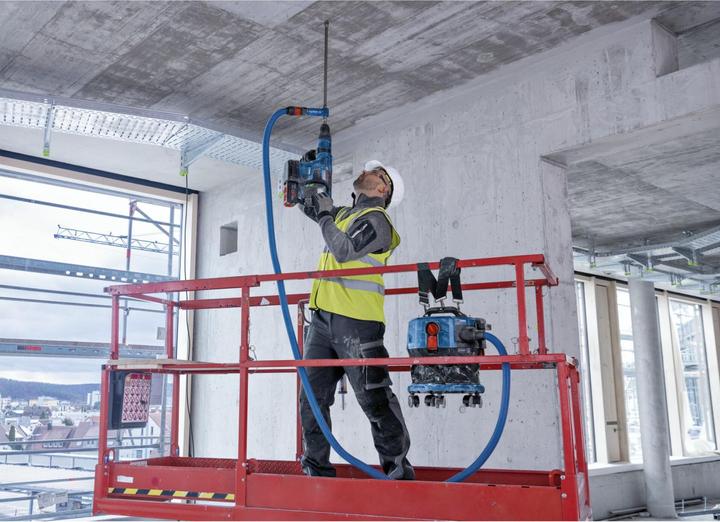 Actual product image Bosch Professional GAS 18V-12 MC cordless hoover, solo version (Wet dry vacuum cleaner)
