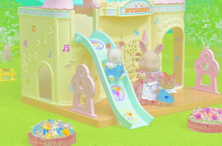 Actual product image Sylvanian Families Castle kindergarten