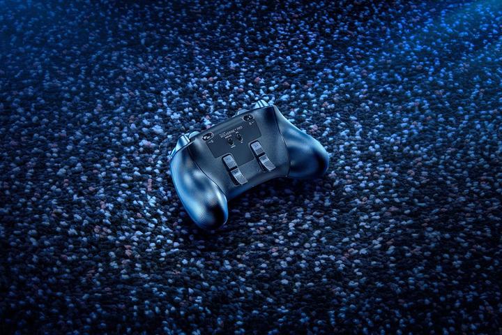 Actual product image Razer Wolverine V2 Pro (PS5, PC)