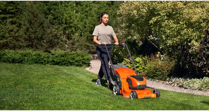 Image du produit Husqvarna LC 247i (Fonctionnement sur batterie)