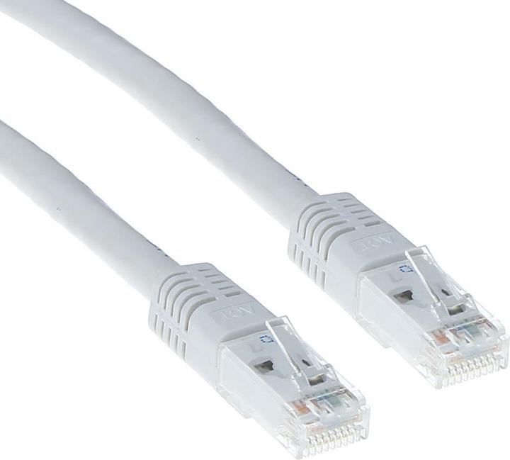 Actual product image White 15 meter U/UTP CAT5E patch cable with RJ45 connectors. Cat5e u/utp white 15.00m (U/UTP, CAT5, 15 m)