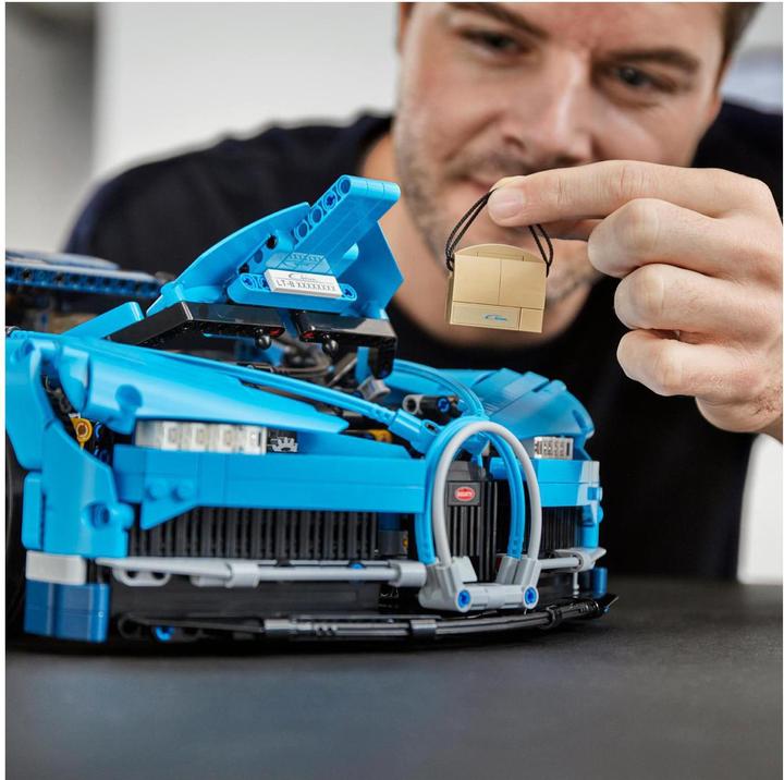Actual product image LEGO Bugatti Chiron (42083, LEGO Technic, LEGO Rare Sets)