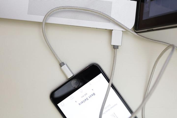 Actual product image Kikkerland USB A - Lightning (1 m)