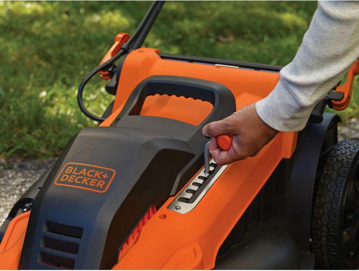 Actual product image Black & Decker Lm2000 (Electrical connection)