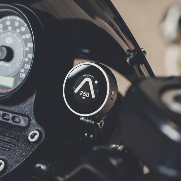Actual product image Beeline Motorbike Navi GPS Computer Silver (1")