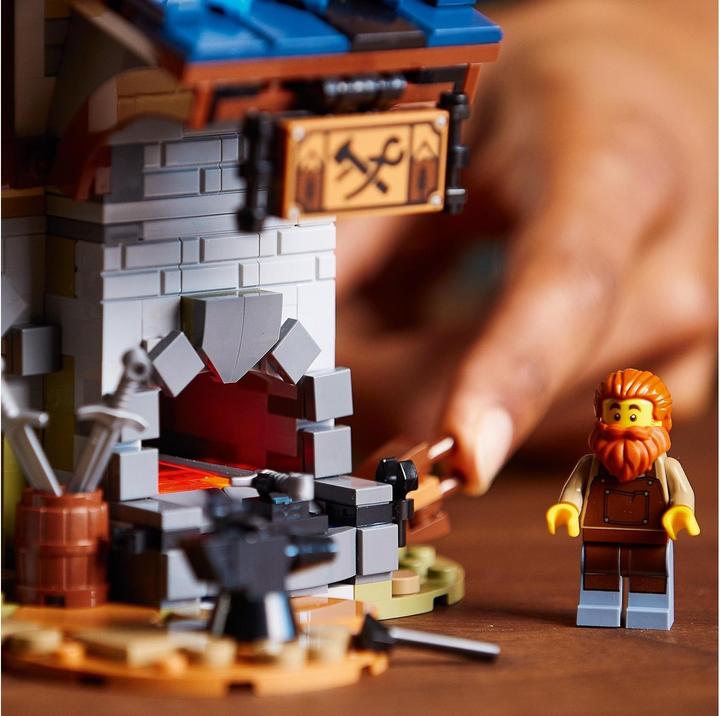 Produktbild LEGO Mittelalterliche Schmiede (21325, LEGO Ideas, LEGO Seltene Sets)