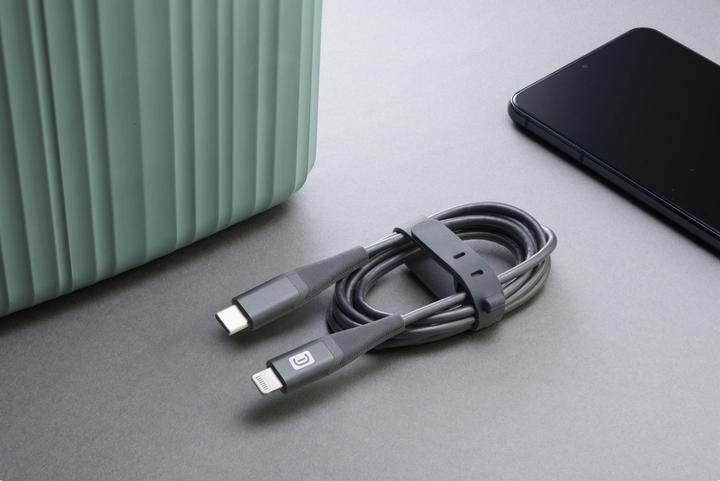Produktbild Peter Jäckel Cellularline Pro+ Data Cable Belt 1,2m USB Typ-C/ Apple Lightning Black (1.20 m, USB 3.2 Gen 1)