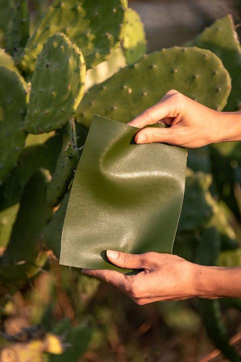 Actual product image Nopaal First Pochette Mini Handbag in Genuine Cactus Leather and 2 Integrated Straps (Samsung Galaxy S4)