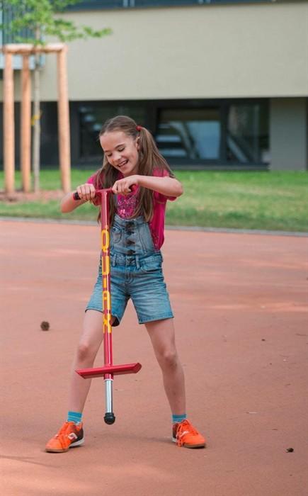 Produktbild Qu-Ax Hüpfstab Pogo-Stick