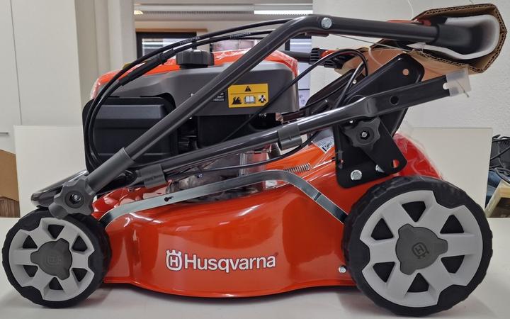 Actual product image Husqvarna LC 140SP (Petrol)
