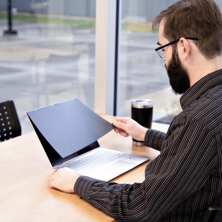 Actual product image StarTech com 13.5-inch 3:2 Touch Privacy Screen, Anti-Glare Privacy Filter, Laptop Monitor Screen Pr (13.50", 3 : 2)