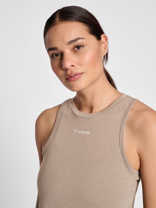 Actual product image hummel Mt Vanja Top (XL)