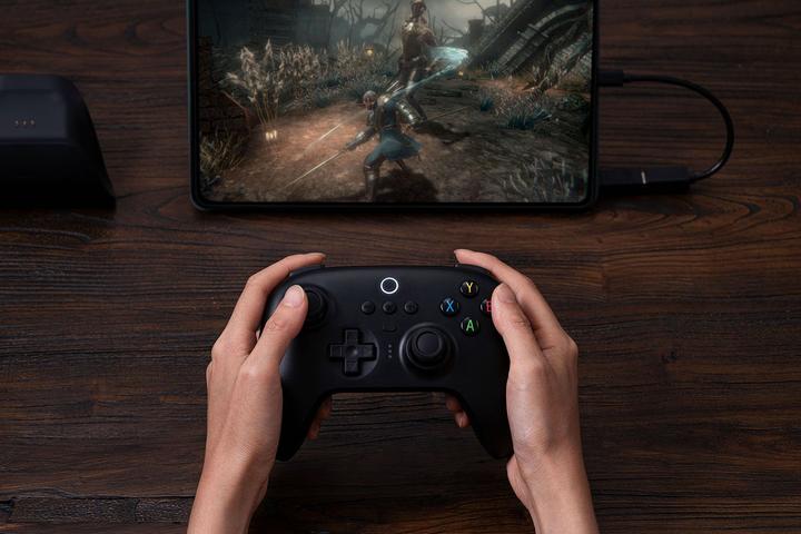 Actual product image 8bitdo Ultimate 2.4G (Android, PC, iOS)