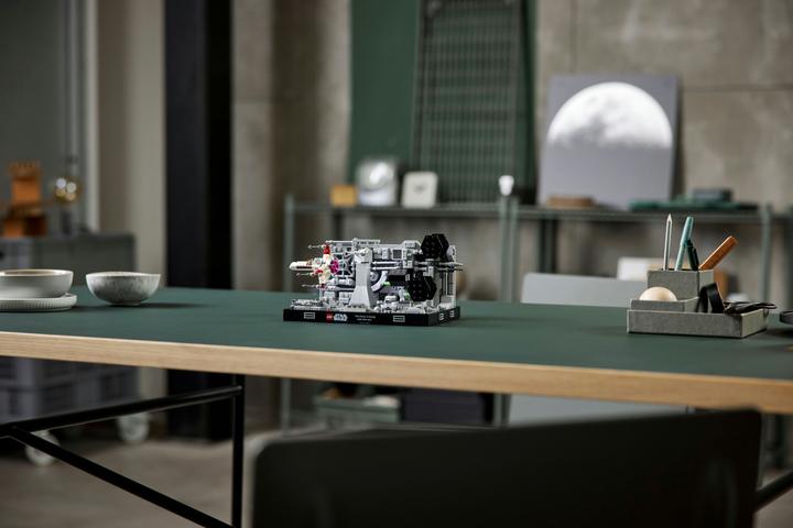 Immagine prodotto LEGO Diorama della corsa in trincea della Morte Nera (75329, LEGO Star Wars)
