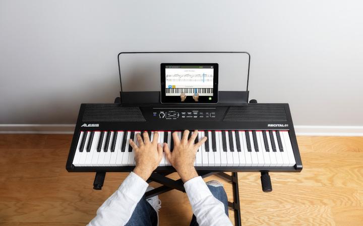 Image du produit Alesis Considérant 61 - Piano numérique à touches (61 Boutons)