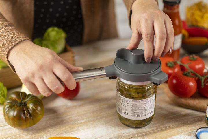 Actual product image Kuhn Rikon Deluxe Gripper lid opener grey