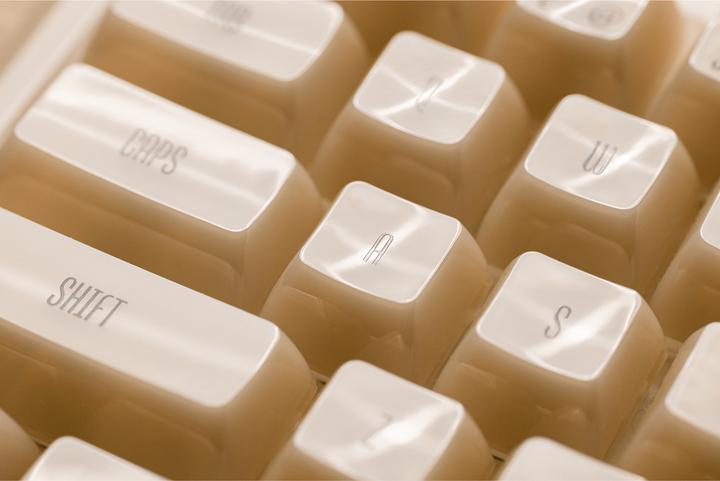 Actual product image Akko YU01 Antique Jade Gaming Keyboard, RGB - 65%, V3 Piano Pro Switches (ISO) (US, Cable, Wireless)