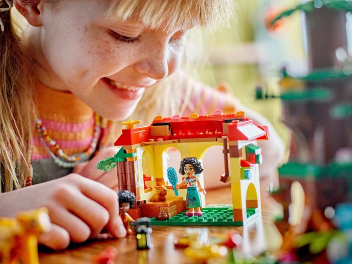Image du produit LEGO La ferme des animaux d'Antonio (43251, LEGO Disney)