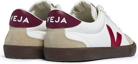 Actual product image Veja Volley (43)