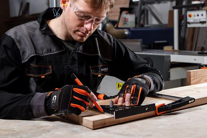 Productafbeelding Neo Vierkant met een liniaal (18.50 cm)