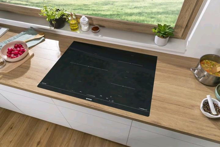 Image du produit Gorenje Table de cuisson autarcique à induction 70 cmSans cadre, TouchControl