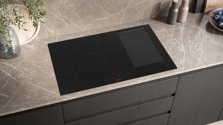 Produktbild Siemens iQ700, Induktionskochfeld, 80 cm, Schwarz, flächenbündig (integriert), EX801HVC1E