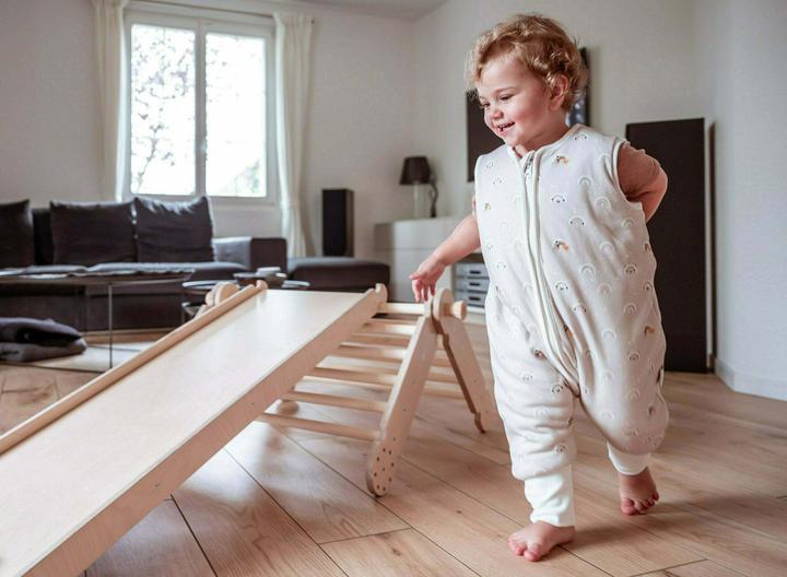 Produktbild Müggi Babyschlafsack mit Füssen (80 cm, Ganzjahr)