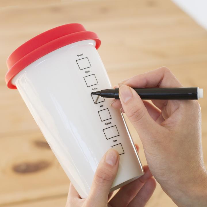 Image du produit Mugs Mug en céramique avec couvercle en silicone "Hello - My Name Is" (Bonjour - Mon nom est) (0.28 l)