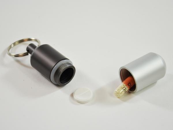 Produktbild Kögler Notfallkapsel, Geldscheinbehälter, wasserdicht, Aluminium, 7x2cm