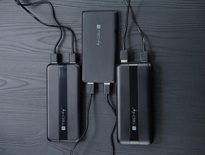 Produktbild Techly Power Bank Charger 10000mAh 2x USB 1x USB-C with USB-C Cable (10000 mAh, 10 W, 37 Wh)