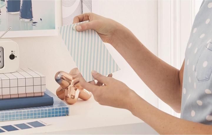 Produktbild tesa TACK Klebeknete, formbare Klebepads, 80 Stück