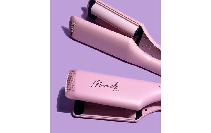 Actual product image Mermade The new Double Waver by Hair embodies the philosophy "less is more". With its inn