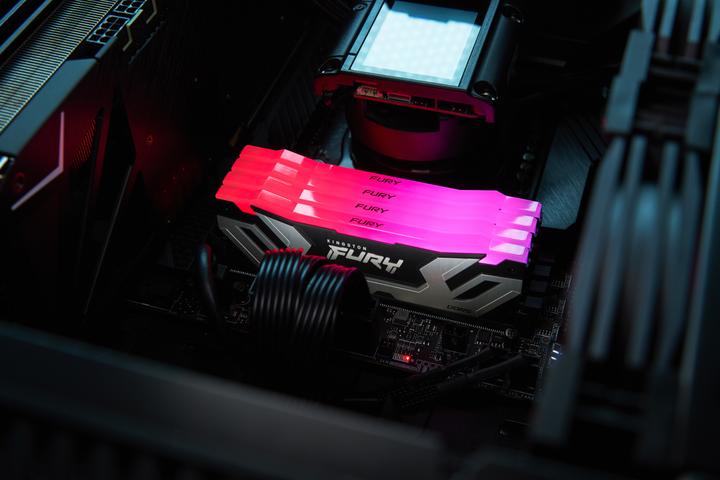 Produktbild Kingston 48GB 8800MT/s DDR5 CL42 CUDIMM Kit of 2 FURY Renegade RGB Silver (2 x 24GB, 8800 MHz, DDR5-RAM, CU-DIMM)