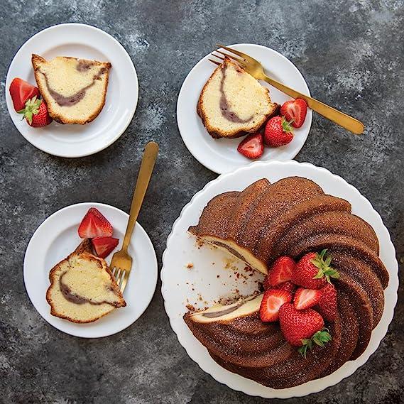 Actual product image Nordic Ware Baking tin Swirl Bundt (24 cm)