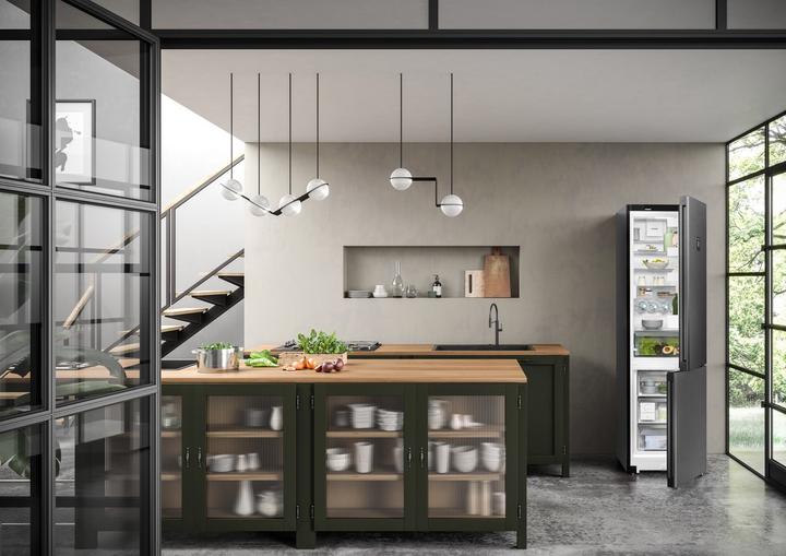 Image du produit Liebherr Réfrigérateur-congélateur indépendant Plus CNbdd 5733 Front BlackSteel et noir (371 l)