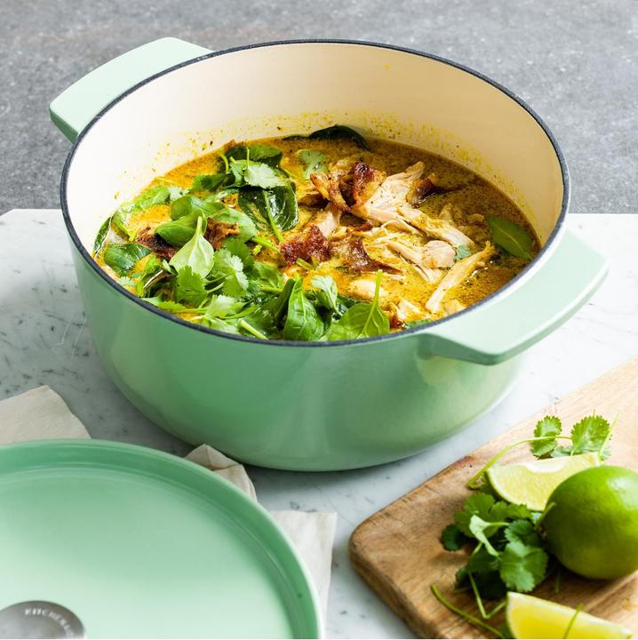 Produktbild KitchenAid braadpan emaille 26cm - pistache groen - limited edition (26 cm, Bräter + Schmortopf, Gusseisen)
