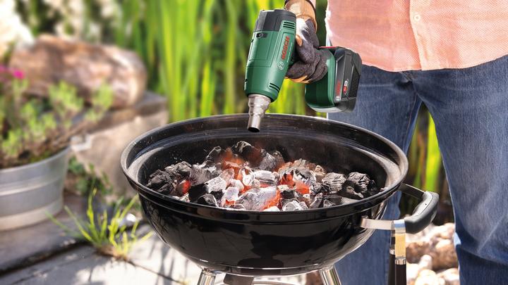 Image du produit Bosch Professional Bosch 18V System cordless heat gun EasyHeat 18V500 with reducer nozzle